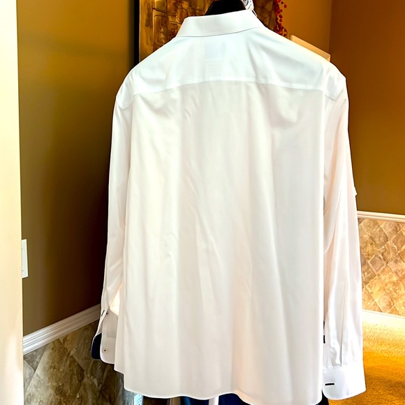 Men’s UNTUCKit Shirt - Picture 2 of 5